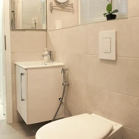 Apartmaji Diversorio Izola Exterior foto